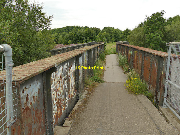 Photo 6"x4" Railway footbridge near Low Moor (2) Low Moor\/SE1528 c2020