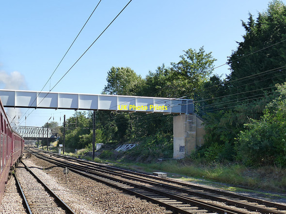 Photo 6"x4" Railway footbridge south of Holgate road bridge York\/SE5951 c2020
