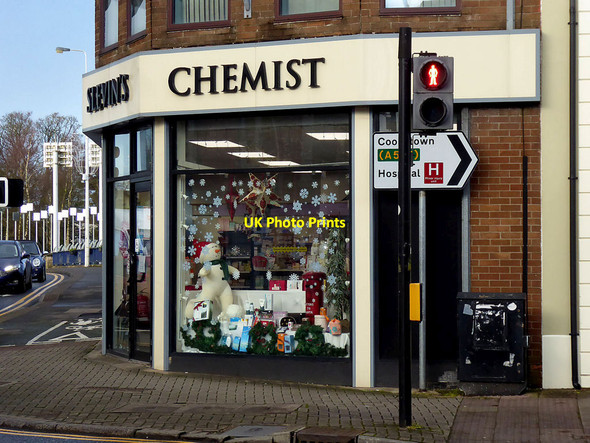 Photo 6"x4" Festive scene, Slevins Chemists, Omagh Omagh c2020