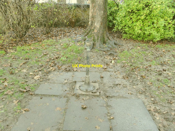 Photo 6"x4" Victoria Park, Calverley - drinking fountain Calverley c2020