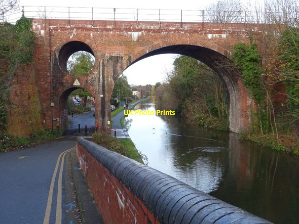 Photo 6"x4" Railway bridge crossing the Worcester and Birmingham Canal Worcester c2020