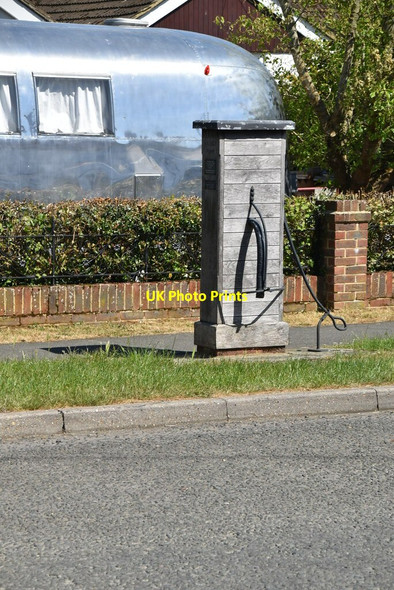 Photo 6"x4" Village pump Rolvenden c2020