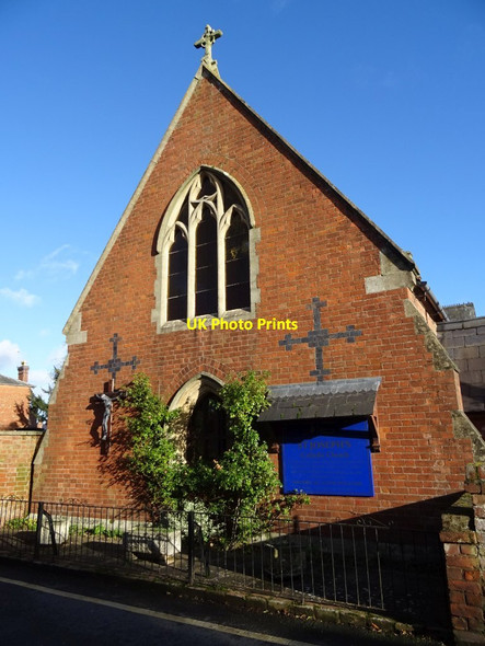 Photo 6"x4" St Joseph's Roman Catholic church Upton upon Severn c2020