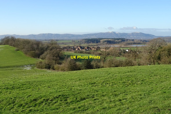 Photo 6"x4" View to the Malvern Hills Severn Stoke c2021
