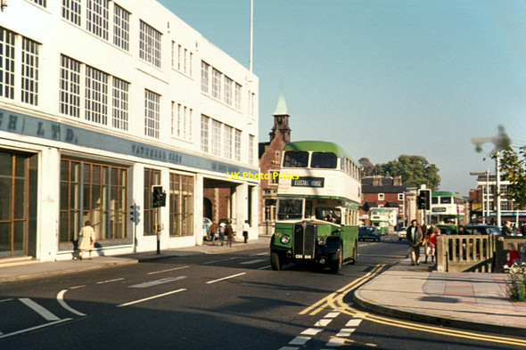 Photo 6"x4" Ipswich Corporation bus 14 at Electric House \u00e2\u0080\u0093 1971 Ipswich c1971