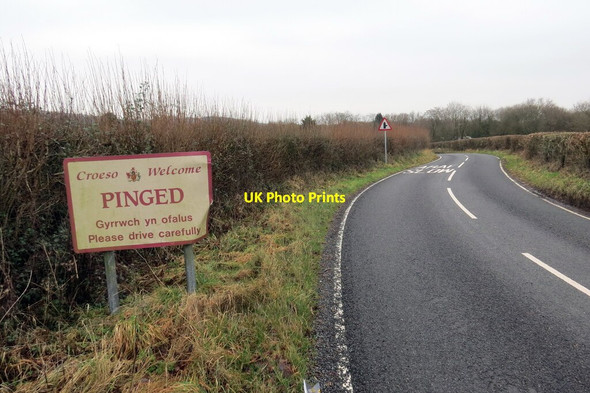 Photo 6"x4" Pentre Pinged \/ Pinged village Kidwelly\/Cydweli c2021