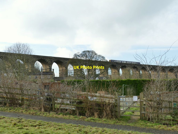 Photo 6"x4" Sprinter on Denby Dale viaduct (1) Denby Dale c2021