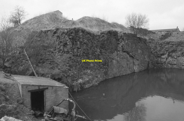 Photo 6"x4" Old Mill Quarry, Lugton Lugton\/NS4152 c1986
