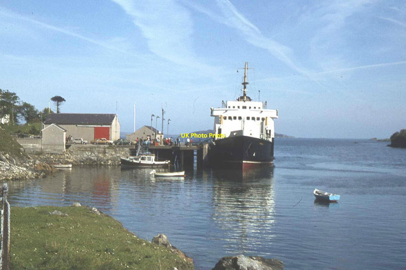 Photo 6"x4" The MV Hebrides at Tarbert Direcleit c1979