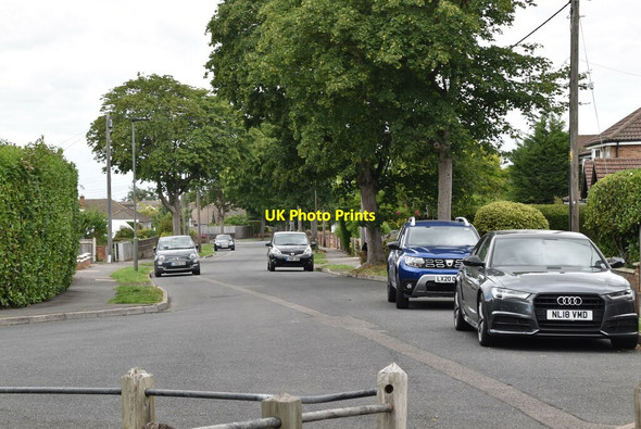 Photo 6"x4" Village Green Avenue Aperfield c2020