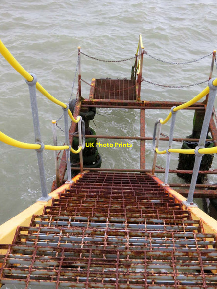 Photo 6"x4" Steps on Clacton Pier Clacton-On-Sea c2017