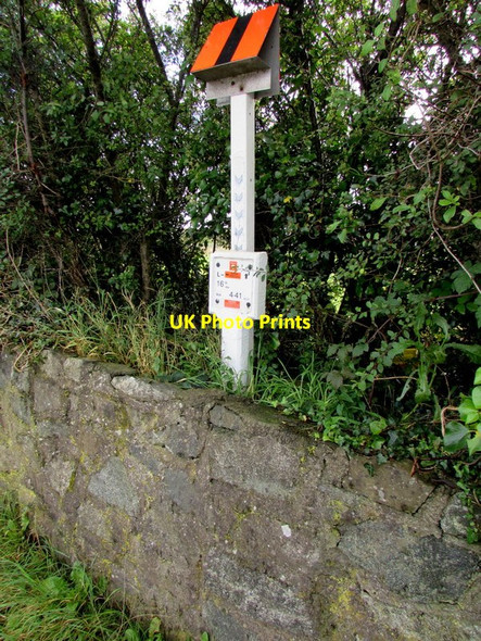 Photo 6"x4" Oil pipeline marker post at the eastern edge of Steynton, Milford Haven Milford Haven\/Aberdaughleddau c2017