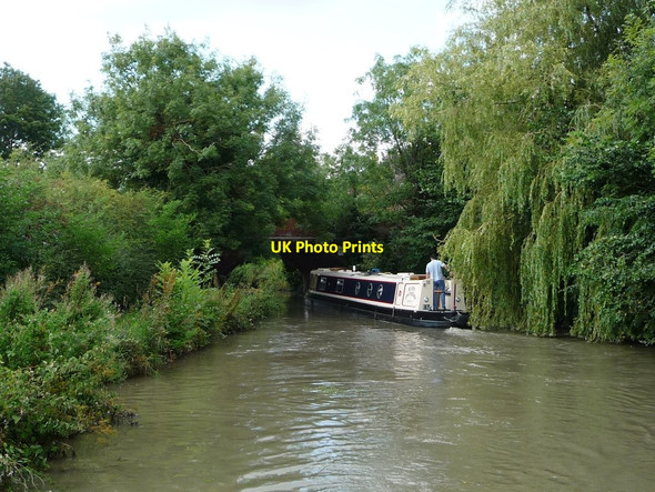 Photo 6"x4" Narrowboat negotiating Bridge 69, north Oxford Canal Rugby c2017