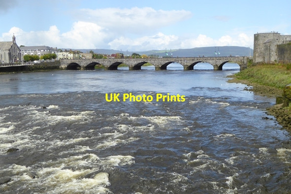 Photo 6"x4" Thomond Bridge and the River Shannon Limerick c2017