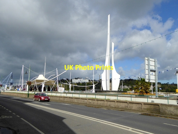 Photo 6"x4" Sculpture in the Millennium Plaza Waterford\/S5911 c2017