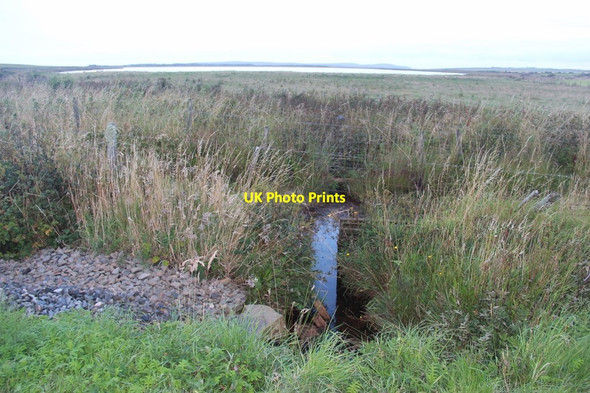 Photo 6"x4" Drain heading for Loch Heilen Lochend\/ND2668 c2017