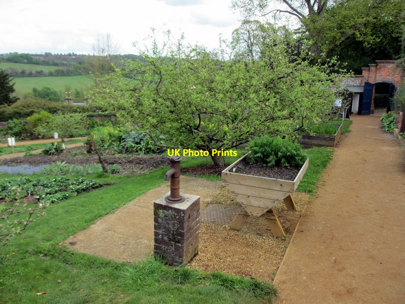 Photo 6"x4" Hughenden Manor garden in front of The Stable High Wycombe c2012