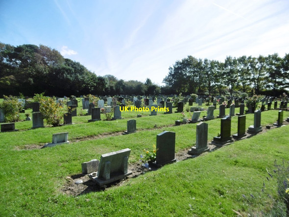 Photo 6"x4" Portchester, cemetery Port Solent c2017