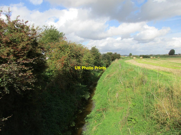 Photo 6"x4" Drain Parallel to the River Hull (New Cut) Rotsea c2017