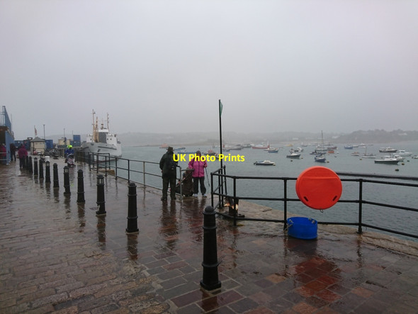 Photo 6"x4" Wet day at The Quay Hugh Town c2017