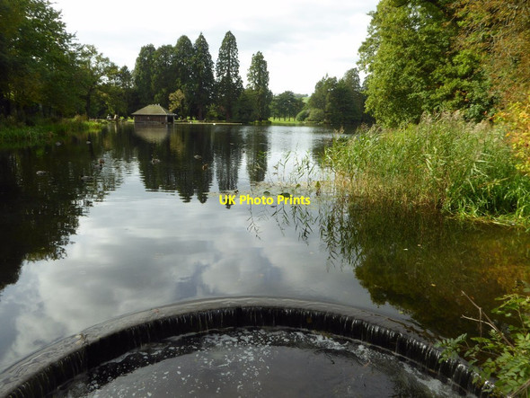Photo 6"x4" The lake at Tredegar Park Duffryn\/ST2985 c2017