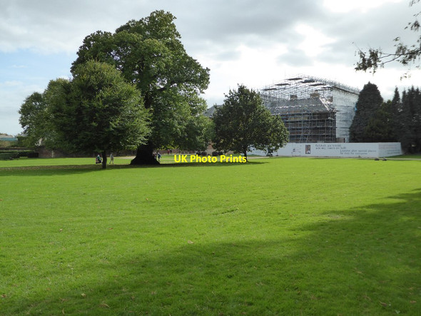 Photo 6"x4" Scaffolding on Tredegar House Duffryn\/ST2985 c2017