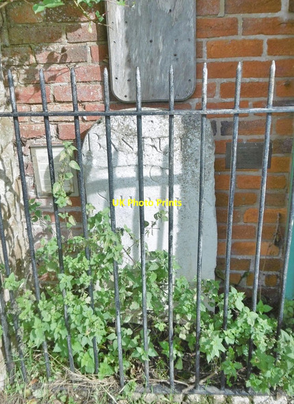 Photo 6"x4" Old Milestone by the B4035, High Street, Lower Brailes Lower Brailes c2017