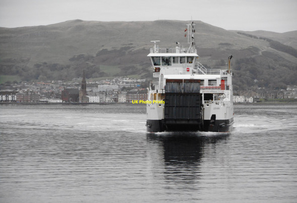Photo 6"x4" MV Loch Shira approaching Cumbrae Slip Largs\/NS2059 c2017