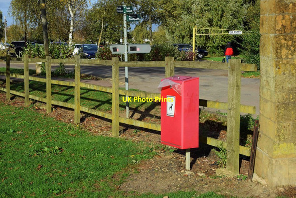 Photo 6"x4" Fingerpost, Gander Lane, Tewkesbury, Glos Tewkesbury c2017