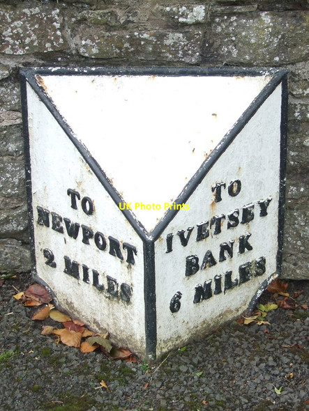 Photo 6"x4" Old Cast Iron Milepost Pave Lane c2017