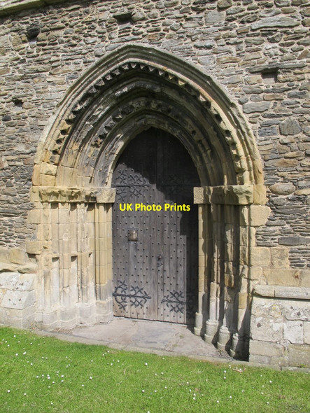 Photo 6"x4" Valle Crucis Abbey - west door Llandynan c2017
