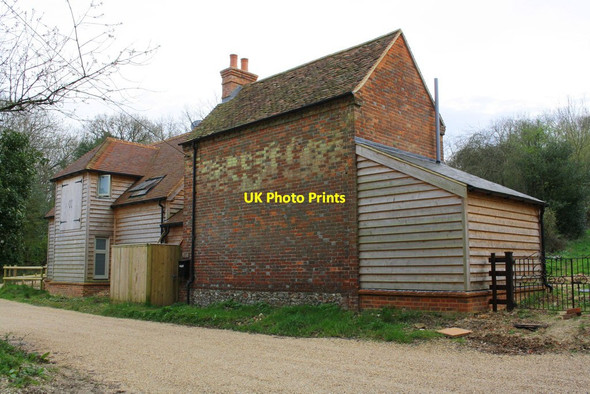 Photo 6"x4" The Cottage Catslip c2017