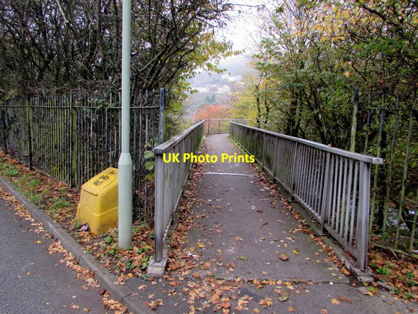 Photo 6"x4" Path from Railway View towards a footbridge, Williamstown Porth\/ST0291 c2017