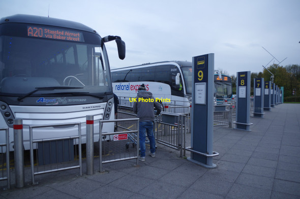 Photo 6"x4" Coach arrivals - Stansted Airport Chapel End\/TL5624 c2017