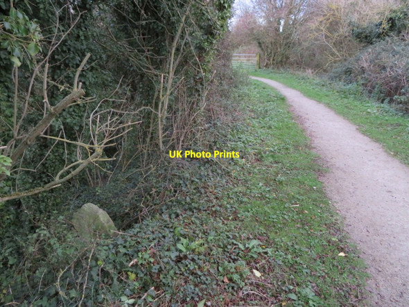 Photo 6"x4" Footpath, former tramway, and boundary stone Flint\/Y Fflint c2017