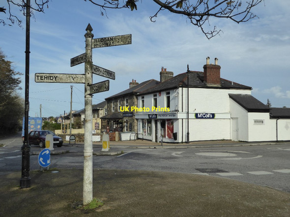 Photo 6"x4" Road junction in Illogan Redruth c2017