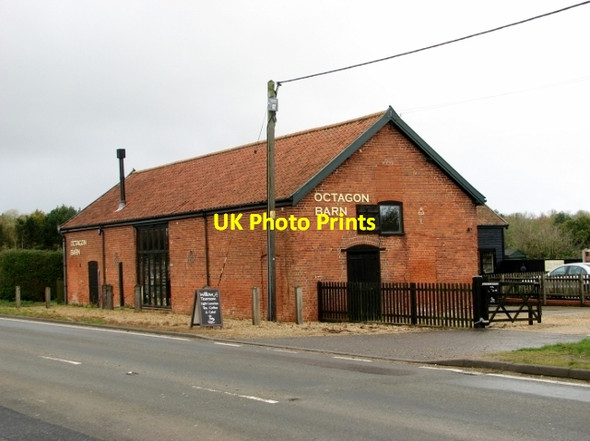 Photo 6"x4" Octagon Barn Arminghall c2017