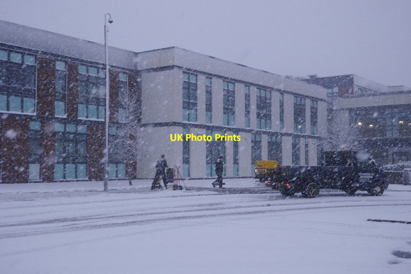Photo 6"x4" Clearing snow, Dunblane High School Dunblane c2017