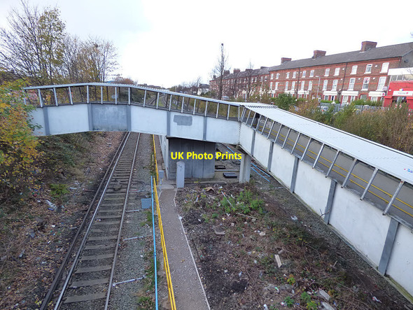 Photo 6"x4" Waterloo station - closed footbridge Crosby\/SJ3198 c2017