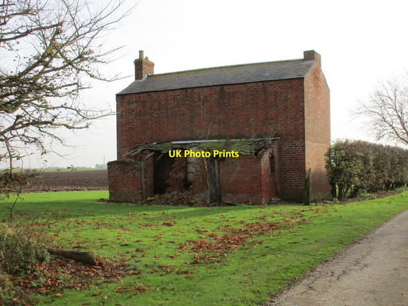 Photo 6"x4" Derelict house, Low Fosham West Newton\/TA1937 c2017