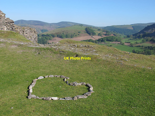 Photo 6"x4" Castell Dinas Bran - stone heart Llangollen c2017