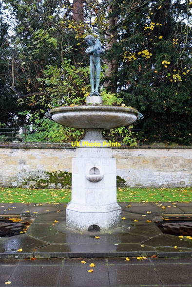 Photo 6"x4" Thame War Memorial Garden (1) - statue, Upper High Street, Thame, Oxon Thame c2017