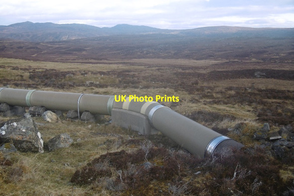 Photo 6"x4" Pipeline, Gleann Goibhre Beinn nam Fitheach\/NH4146 c2017