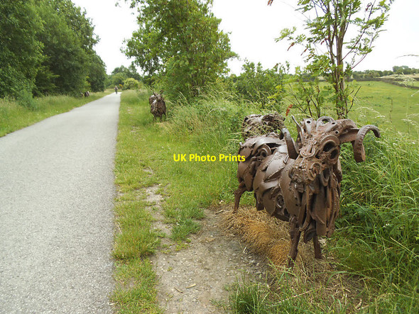 Photo 6"x4" Metal sheep on the Greenway south of Cleckheaton Cleckheaton c2017