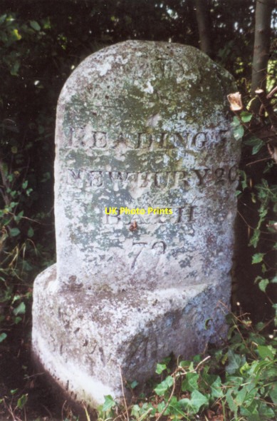 Photo 6"x4" Old Milestone by the A4, south west of Charvil Sonning c2001