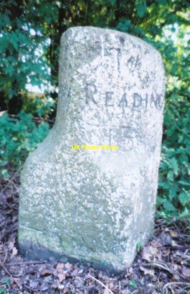 Photo 6"x4" Old Milestone by the A4, Bath Road, Thatcham Thatcham c2001