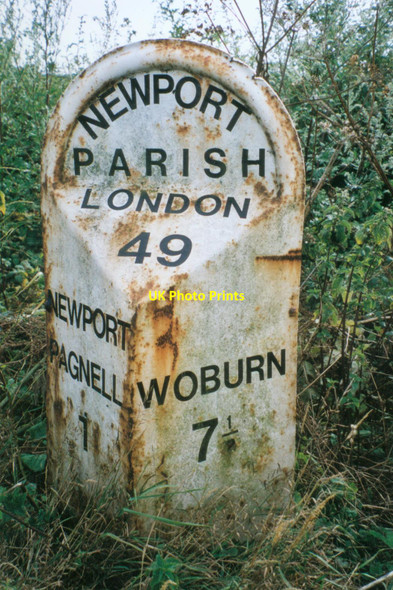 Photo 6"x4" Old Milepost by the A509, south of Newport Pagnell Newport Pagnell c2003