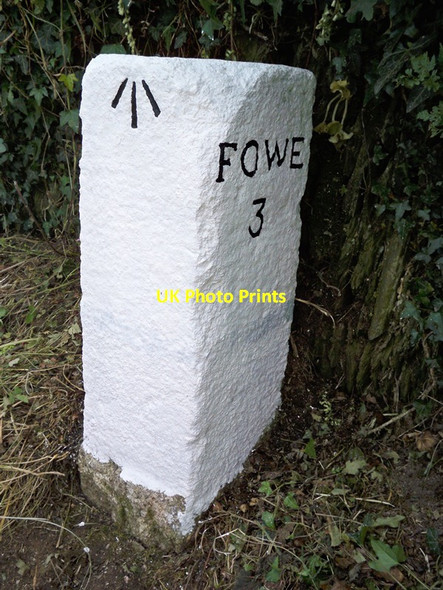 Photo 6"x4" Old Milestone south of Tregavithick Lansallos c2002