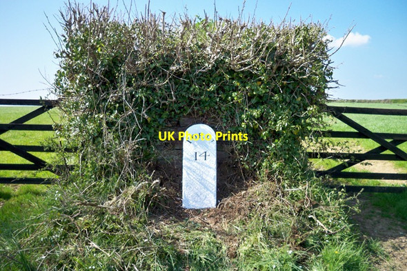 Photo 6"x4" Old Milestone by the B3253, at Great Tree Looe c2006