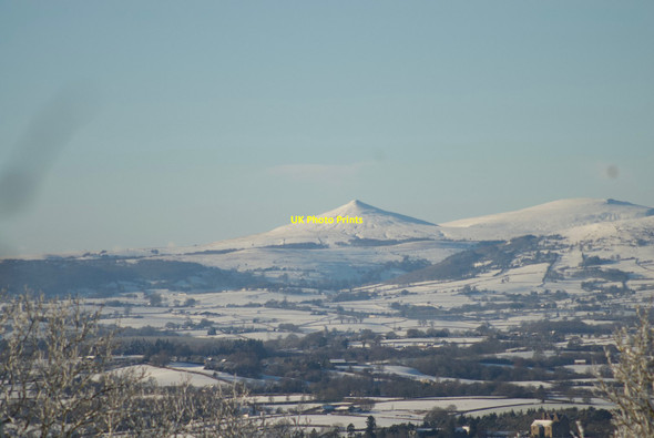 Photo 6"x4" Sugar Loaf in Winter Bettws\/SO2919 c2017